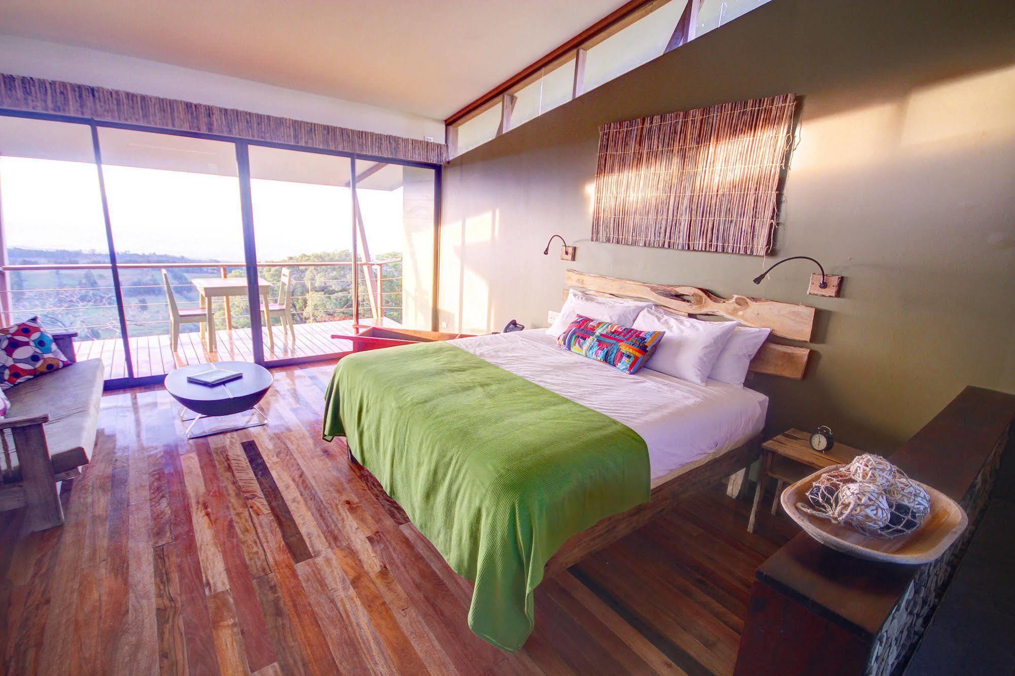 Chayote Lodge Naranjo  ภายนอก รูปภาพ
